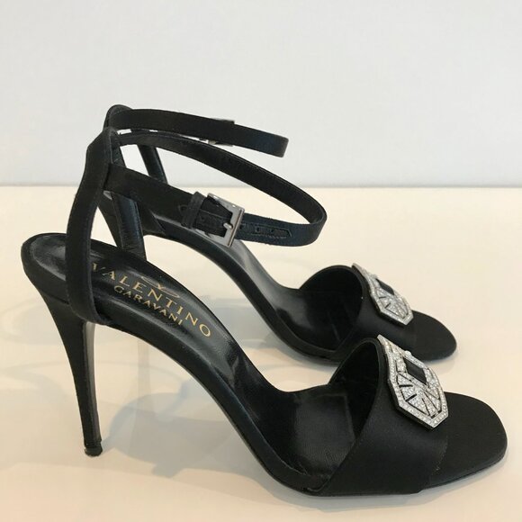 VALENTINO GARAVANI BLACK SATIN CRYSTAL ART DECO SANDALS SIZE IT 38 / US 8 - Picture 6 of 16